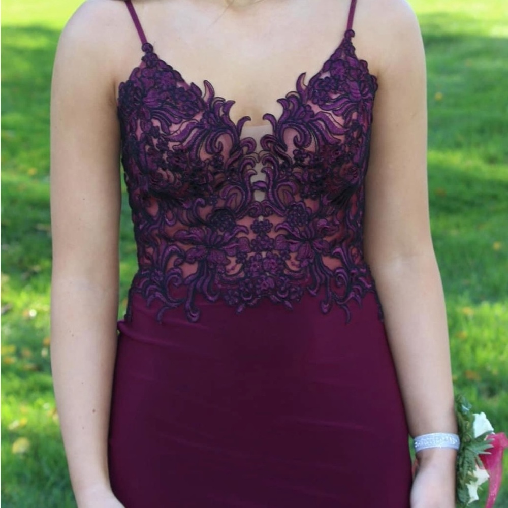 Dress. Faviana Glamour / Size 2 / Worn 1 time , less than 3 hours
